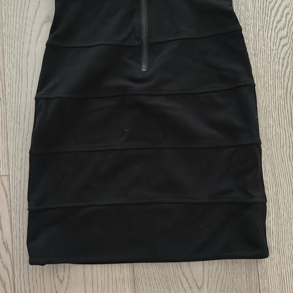 Talula Aritzia fitted dress size 2 - Picture 6 of 8